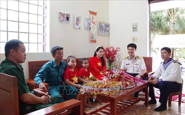 Rộn ràng Tết Thiếu nhi ở Trường Sa - Ảnh 1.