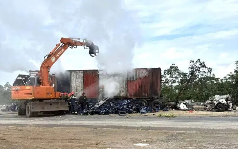 Der Brandort. (Foto: VNA) Hiện trường vụ cháy. (Ảnh: TTXVN phát)