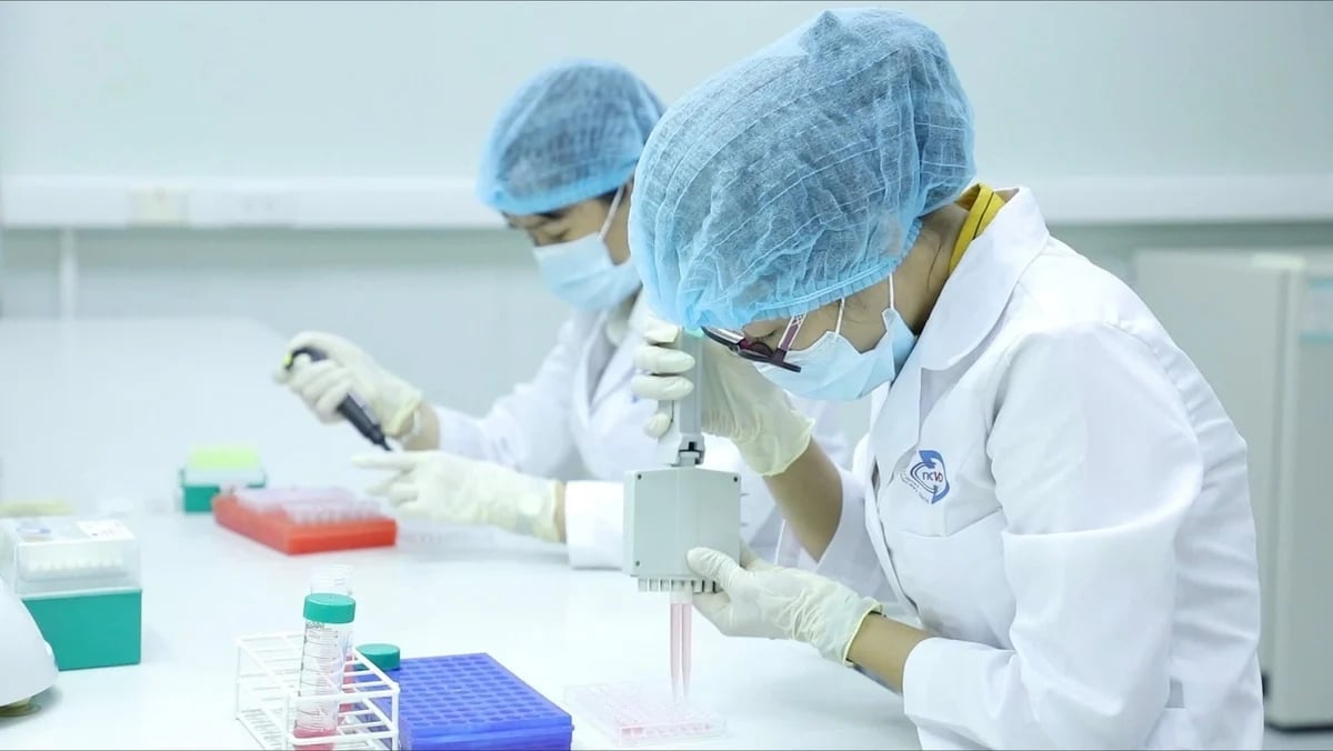 Thực tế dịch bệnh đòi hỏi chiến lược chẩn đoán cần thay đổi theo đặc điểm của dịch bệnh. Ảnh: Linh Linh.