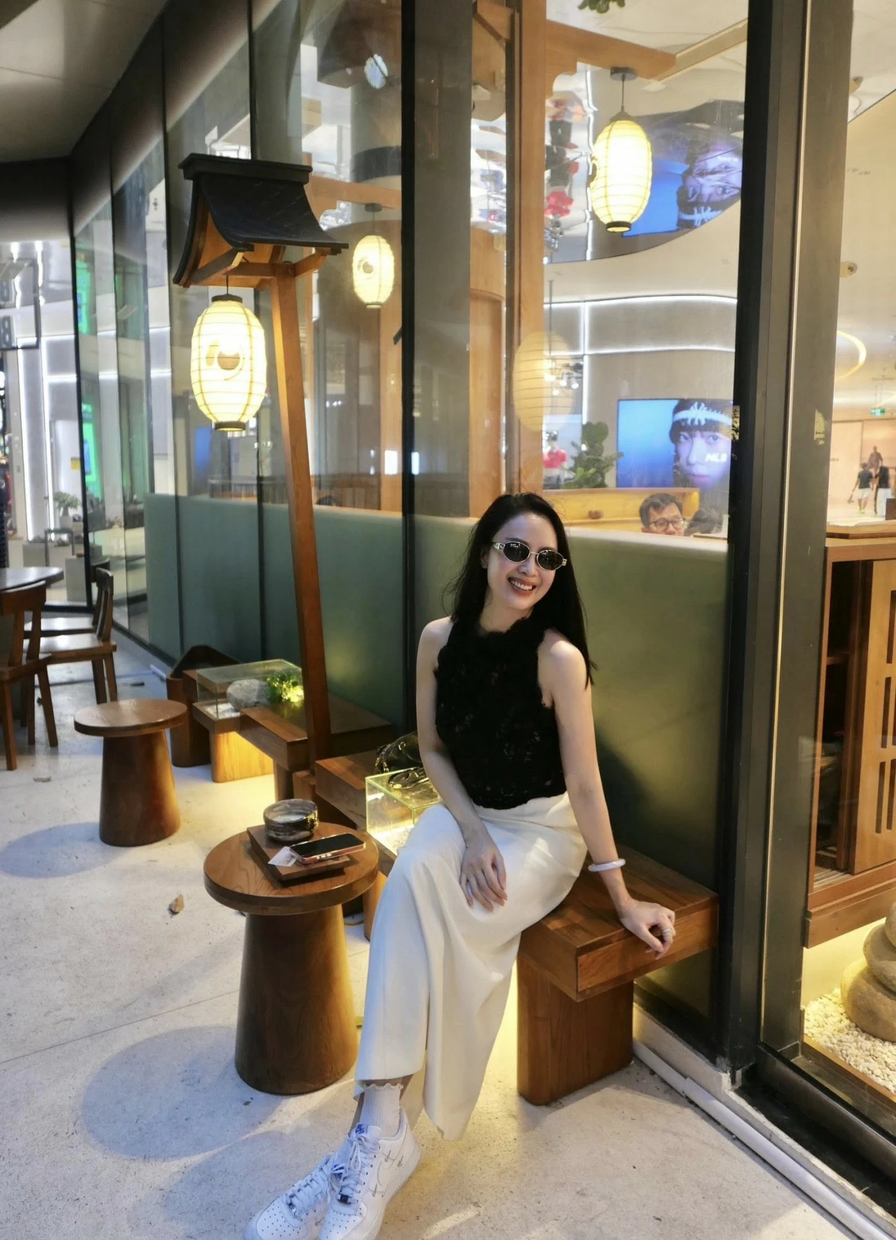 Oyuncu Hong Diem'in güzelliği Nhan sắc diễn viên Hồng Diễm
