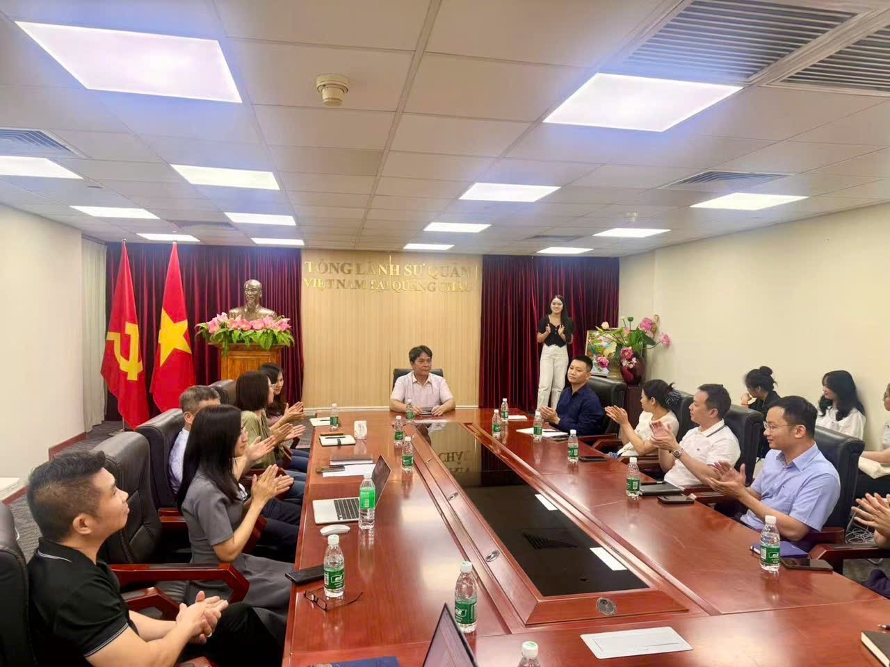 Bác Hồ trong tim thế hệ trẻ Quảng Châu (Trung Quốc)