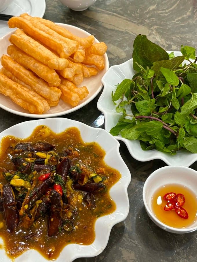 Sam biển - đặc sản '16 chân, 4 mắt' ở Quảng Ninh không phải ai cũng dám thử - Ảnh 3.