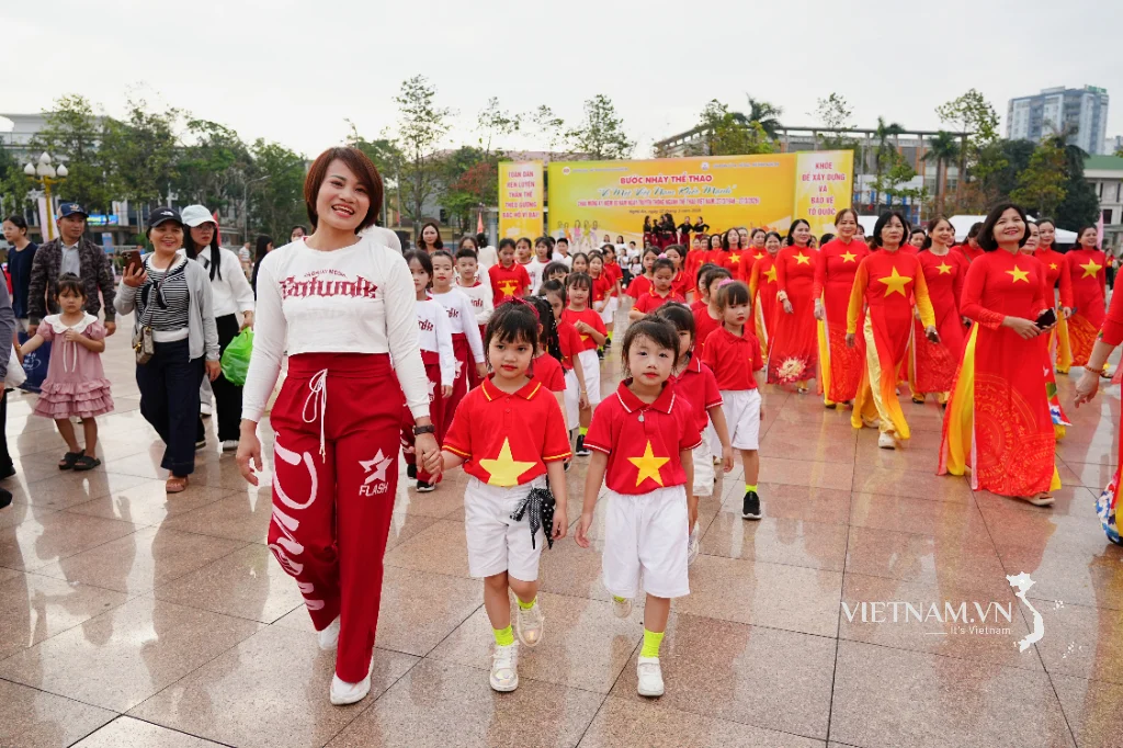 2026_THUMP_PHOTO_3465_3a6baff4c88e469a87e1e5adcf157ce8_buoc-nhay-the-thao-vi-mot-viet-nam-khoe-manh-chuong-trinh-danh-cho-moi-nguoi.webp