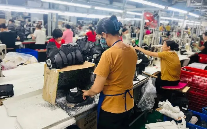 Nhiều chính sách mới được triển khai nhằm giảm chi phí và tạo thuận lợi cho hoạt động sản xuất, kinh doanh. (Ảnh: Minh Phương)