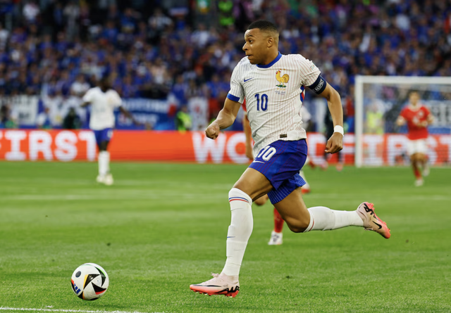 Zda bude Francie na mistrovství světa silná nebo slabá, závisí na... Mbappeho přístupu - Foto 2. Pháp yếu hay mạnh ở World Cup, còn tùy... thái độ Mbappe- Ảnh 2.