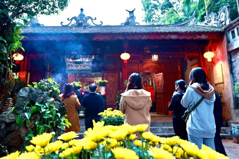 Que faut-il garder à l'esprit lorsqu'on visite des temples en début d'année ? Cần chú ý điều gì khi đi lễ chùa đầu năm?