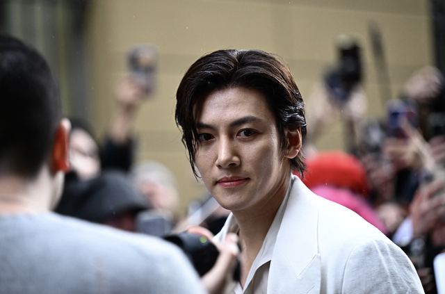 Ji Chang Wook je zapleten do daňového skandálu s dluhem v řádu desítek miliard wonů - Obrázek 1. Ji Chang Wook dính bê bối nợ thuế hàng chục tỷ đồng - Ảnh 1.