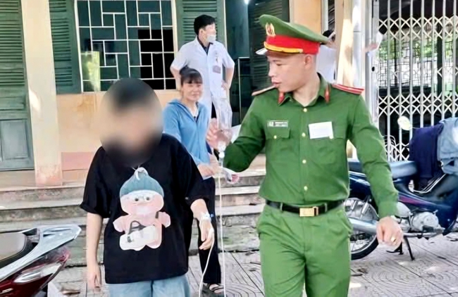 Bị rết cắn vẫn cố dự thi, nữ sinh phải nhập viện giữa giờ làm bài- Ảnh 1.