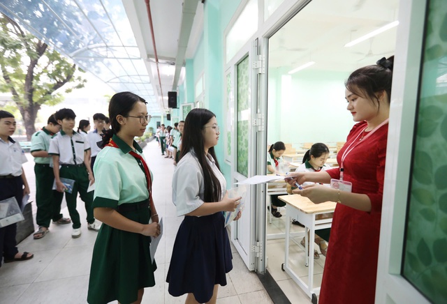 Thi lớp 10 tại TP.HCM: Dự đoán điểm chuẩn tăng - Ảnh 2.