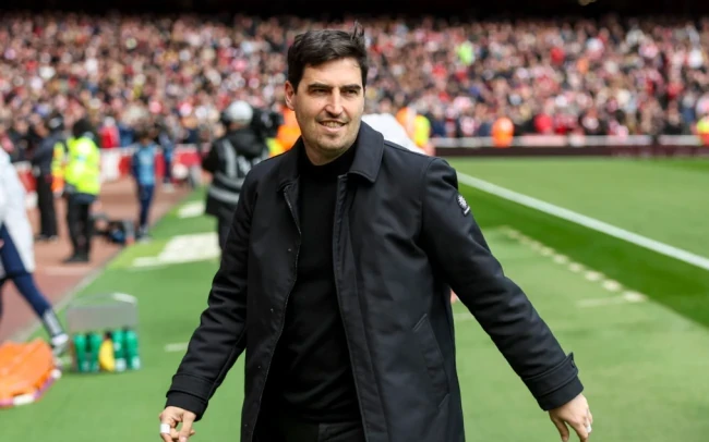 Andoni Iraola staat op het punt de trainerspositie bij Liverpool over te nemen.