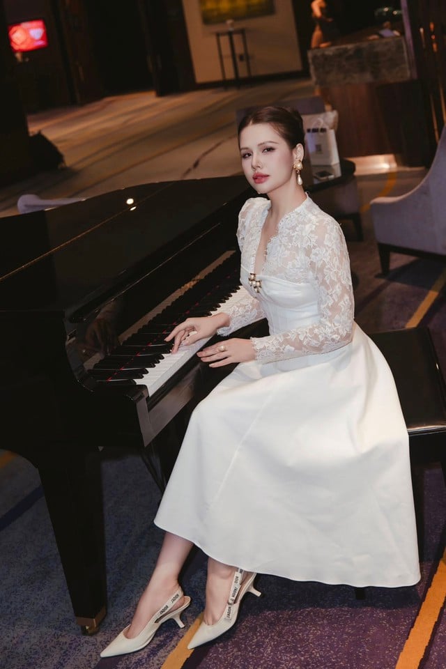 'Gọt dáng' sau sinh đẹp như 'dâu hào môn' Phanh Lee - Ảnh 9.