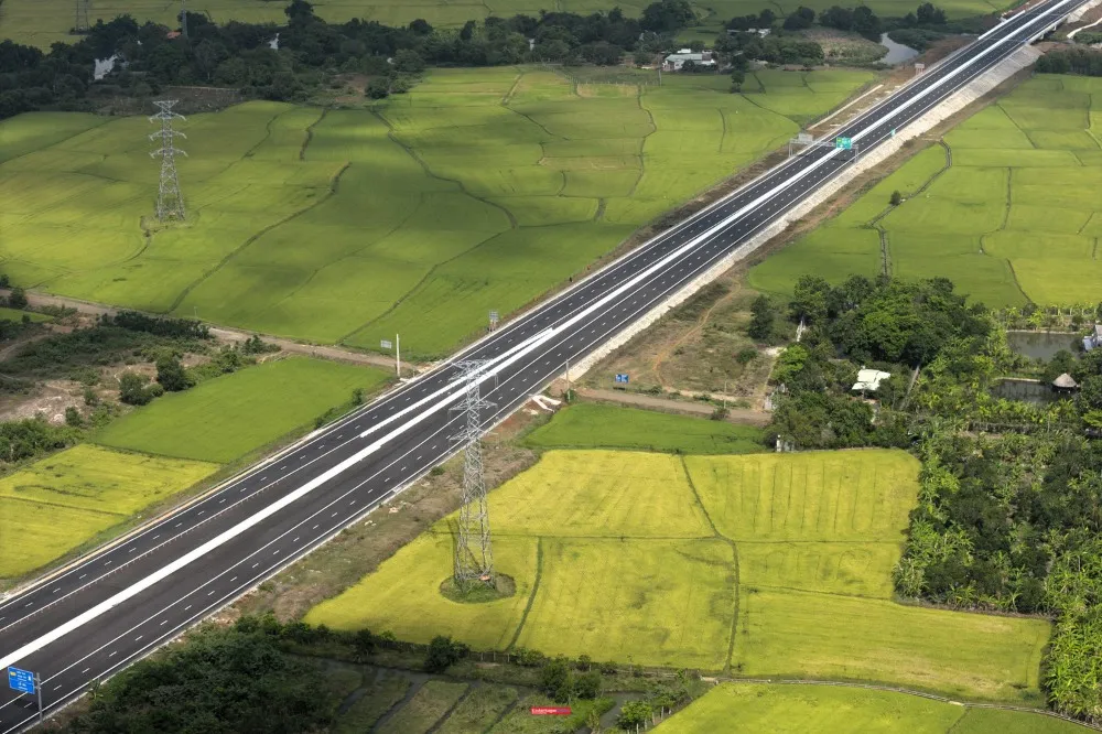 Bộ Xây dựng chọn phương án mở rộng 15 đoạn cao tốc Bắc - Nam- Ảnh 1.