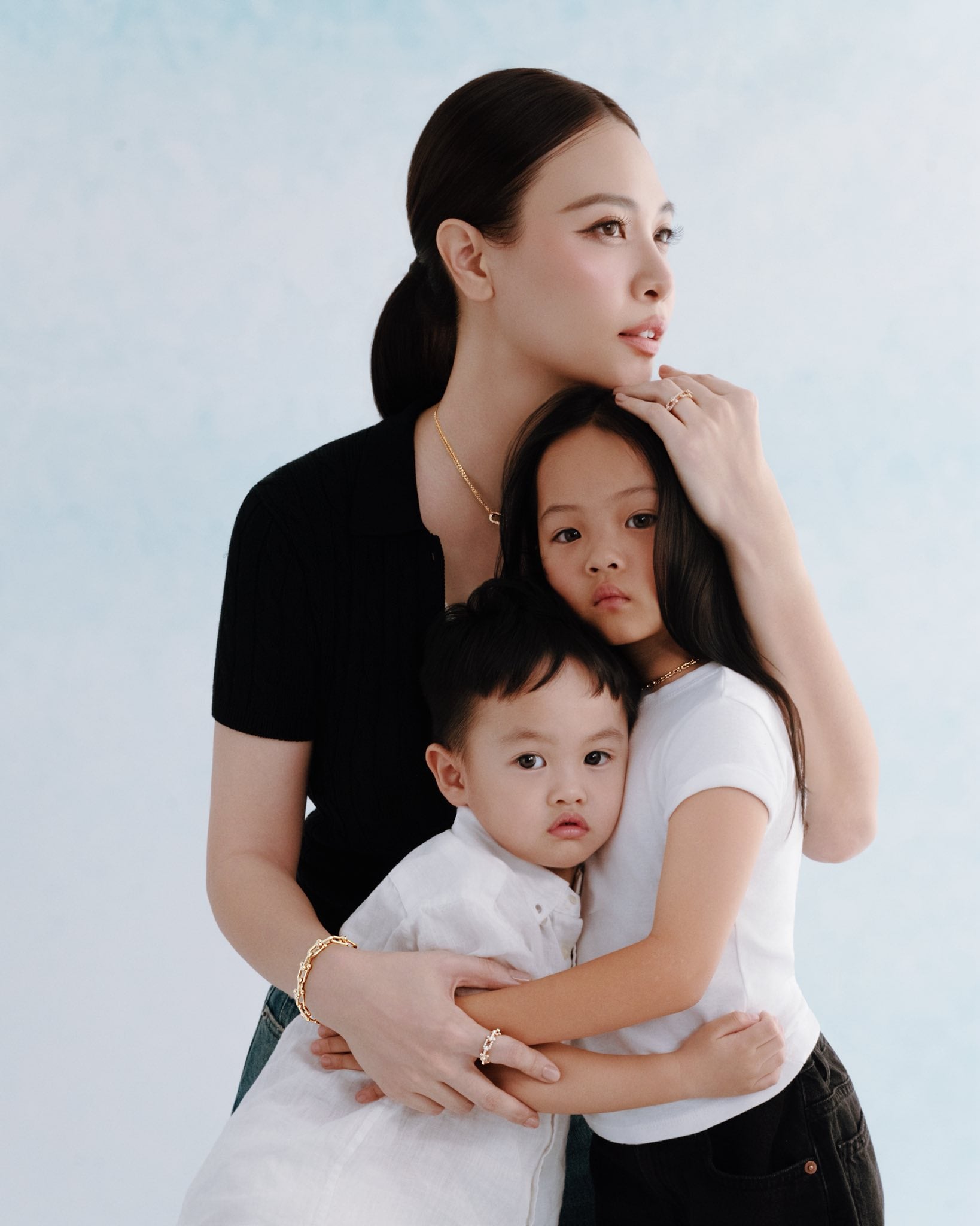 Đàm Thu Trang chia sẻ khoảnh khắc bên con: Mẹ học cách yêu dịu dàng hơn - Ảnh 1.