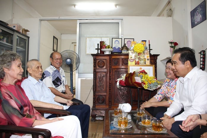THĂM CAO TUỔI - Ảnh 2.