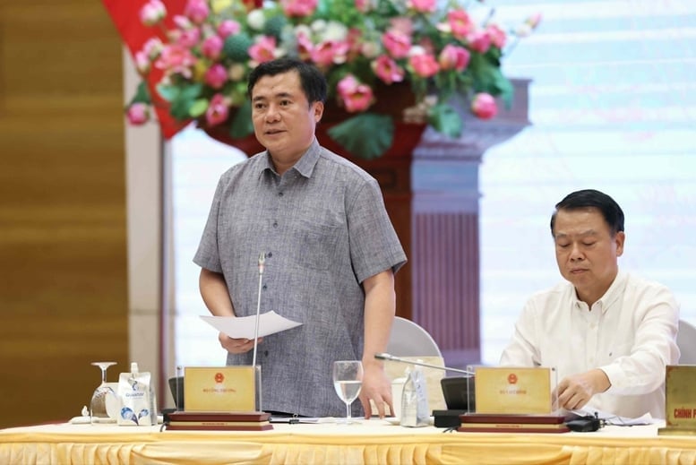 Thứ trưởng Bộ Công Thương Nguyễn Sinh Nhật Tân khẳng định kiểm soát chặt chất lượng xăng E10 từ sản xuất đến bán lẻ, đồng thời hoàn thiện cơ chế tiếp nhận phản ánh, bảo vệ quyền lợi người tiêu dùng. Ảnh: Như Ý.