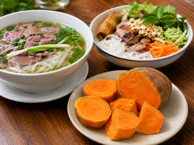 Ăn khoai lang thay bún, phở buổi sáng: cơ thể nhận được gì? - Ảnh 1.