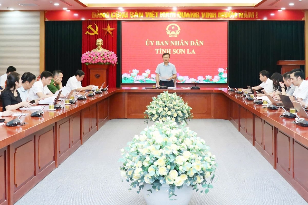 Ban Chỉ đạo thực hiện công tác đo đạc, lập hồ sơ địa chính và xây dựng cơ sở dữ liệu đất đai trên địa bàn tỉnh Sơn La họp triển khai các nhiệm vụ thời gian tới. Ảnh: Nguyễn Nga.