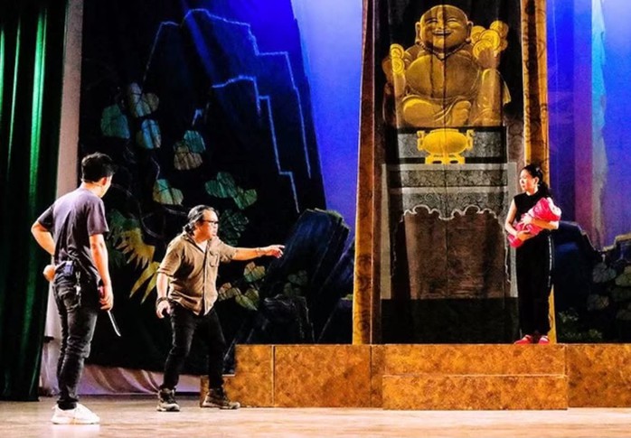 O Artista do Povo Hoài Huệ, aquele que mantém viva a chama da arte Bài Chòi na terra das artes marciais - Foto 3.