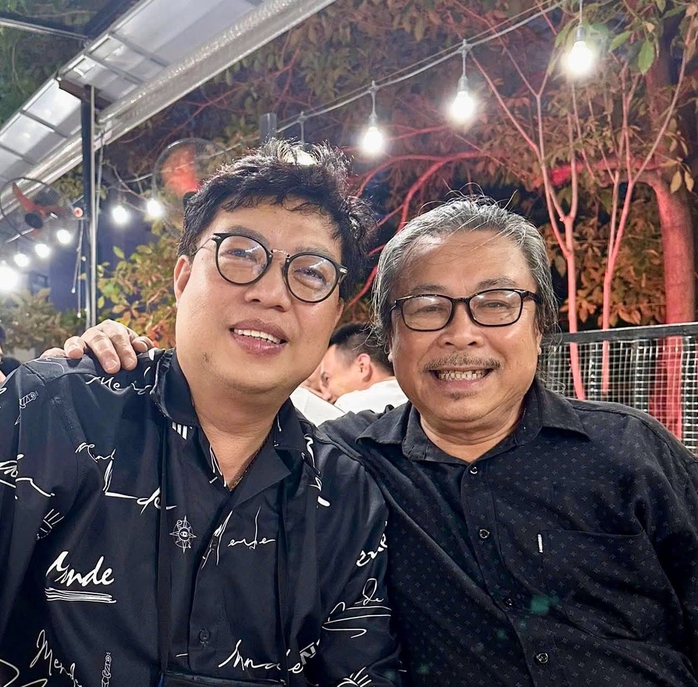 O Artista do Povo Hoài Huệ, aquele que mantém viva a chama da arte Bài Chòi na terra das artes marciais - Foto 4.