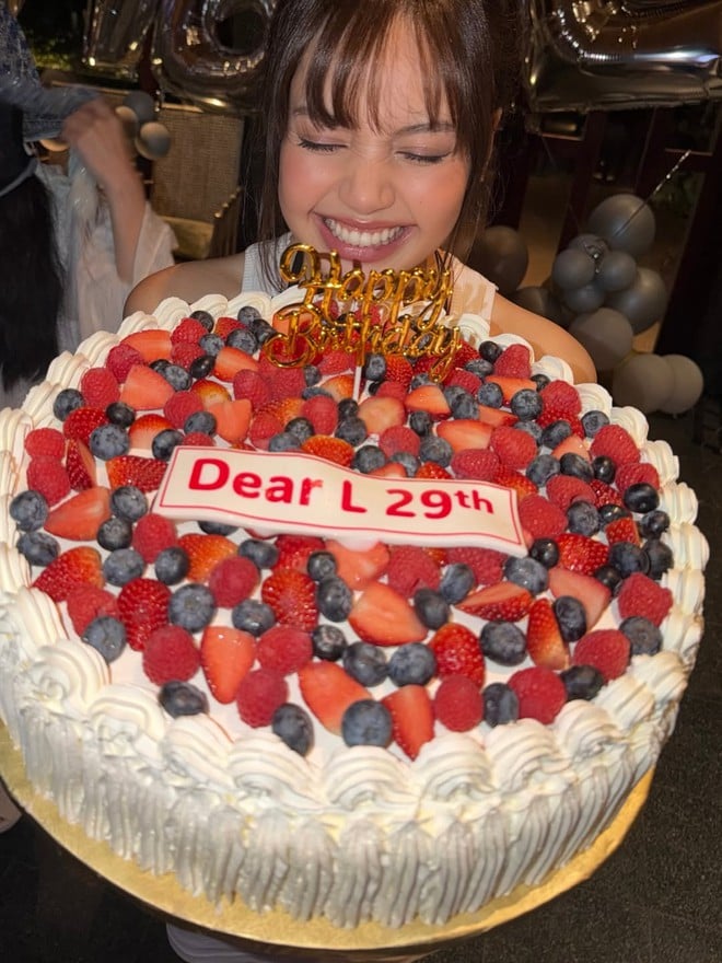 Lisa Blackpink đón tuổi 29 và sự nghiệp âm nhạc đầy ấn tượng - Ảnh 7.
