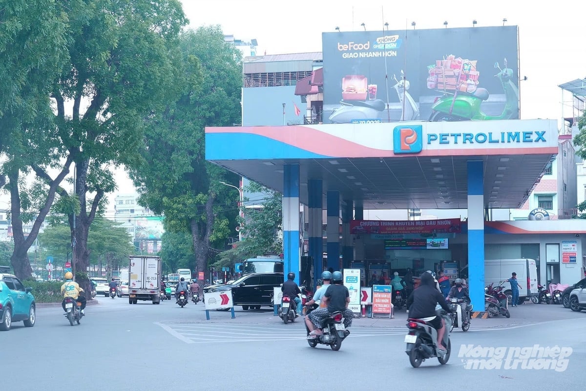 Công tác kiểm soát chất lượng E10 cần được thực hiện nghiêm ngặt trong toàn bộ chuỗi cung ứng. Ảnh: Thu Trang