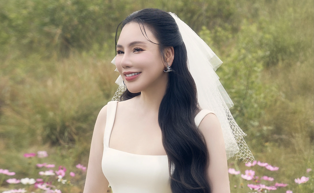 Ca sĩ Hồ Quỳnh Hương tổ chức đám cưới- Ảnh 1.