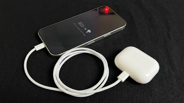 Những thiết bị có thể sạc ngược bằng iPhone - Ảnh 1.
