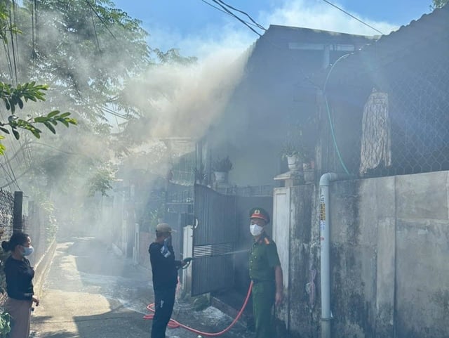 Liên tiếp 2 vụ cháy rừng, nhà dân ở Huế- Ảnh 1.