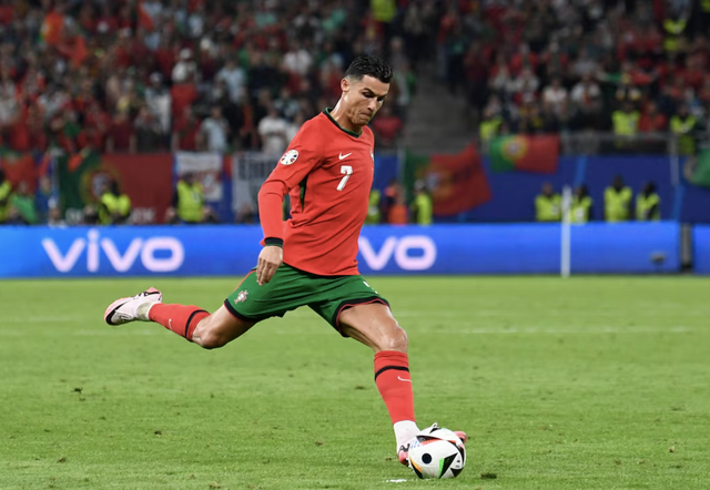 Cristiano Ronaldo and his final battle against time - Image 1. Cristiano Ronaldo và cuộc chiến cuối cùng với thời gian- Ảnh 1.