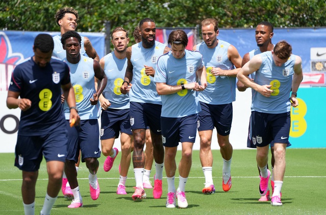 Coach Tuchel insists Harry Kane needs protection, reveals England's  starting lineup.