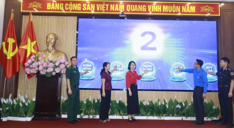 สหภาพเยาวชนเขตมองไก 1 เปิดตัวเว็บไซต์ Thanh Nien So (เยาวชนดิจิทัล) ที่: http://thanhniensomongcai1.com ภาพ: Thu Hang (ผู้ร่วมให้ข้อมูล)