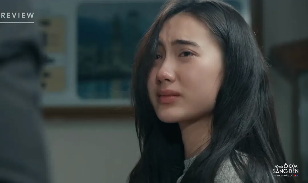 Diệu ( Quỳnh Châu ) đối mặt với sự phản bội từ chồng trong Dưới ô cửa sáng đèn - Ảnh 2.