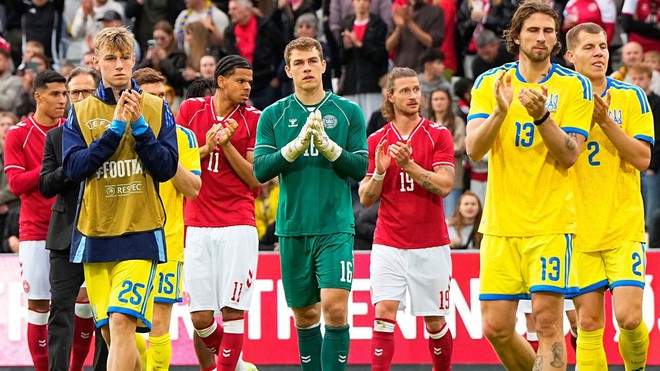 ノルウェーはスウェーデンを3対1で圧勝し、この試合ではストランド