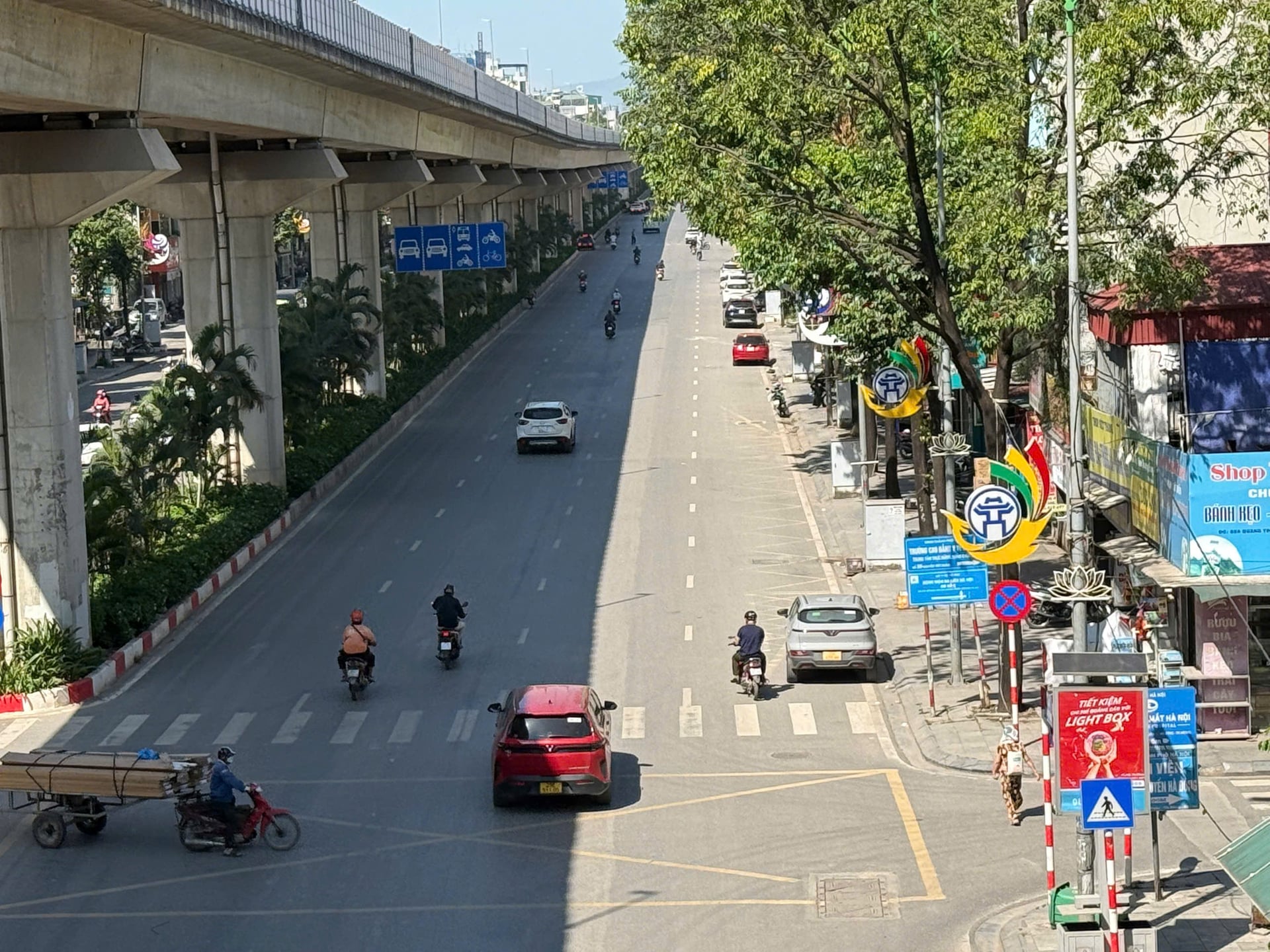 Việc triển khai xăng sinh học E10 được kỳ vọng góp phần giảm phát thải, thúc đẩy chuyển dịch năng lượng và mở rộng dư địa tăng trưởng xanh cho nền kinh tế. Ảnh: Lan Chi.
