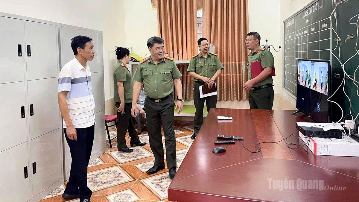 Siết chặt, đảm bảo an ninh, chống gian lận trong thi cử tại các điểm thi.