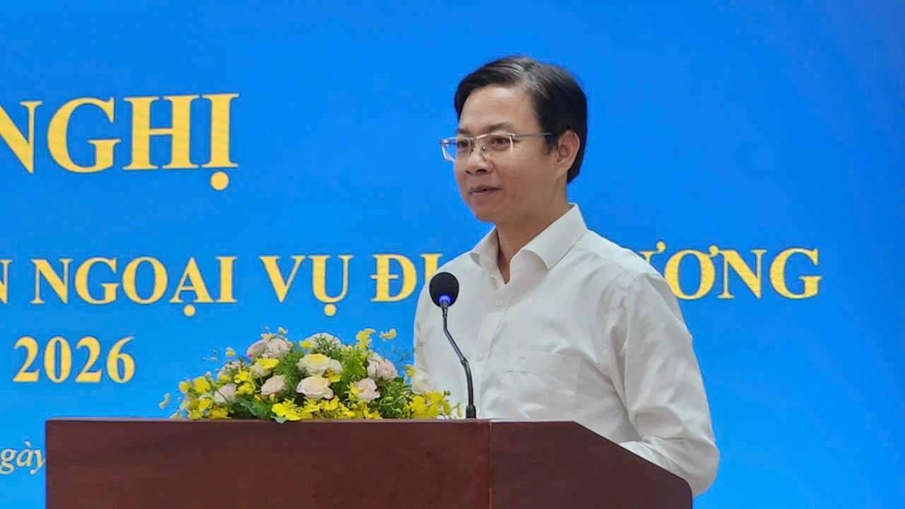 Deputy Minister of Foreign Affairs, Ngo Le Van: Proactive international integration creates new impetus for local development. Thứ trưởng Ngoáo¡i giao Ngà ́ Là ́a Văn: Chá»§ Ä'á»TMng hỢi nháop quá»'c táo¿, táo Ä'á»cmá»ng la» triển Ä'ịa phương