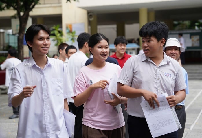 Chiều nay, hơn 1,2 triệu thí sinh bắt đầu thi môn toán - Ảnh 8.