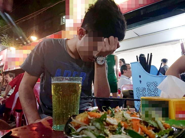 Hệ quả của thức khuya, đồ ăn nhanh... - Ảnh 1.