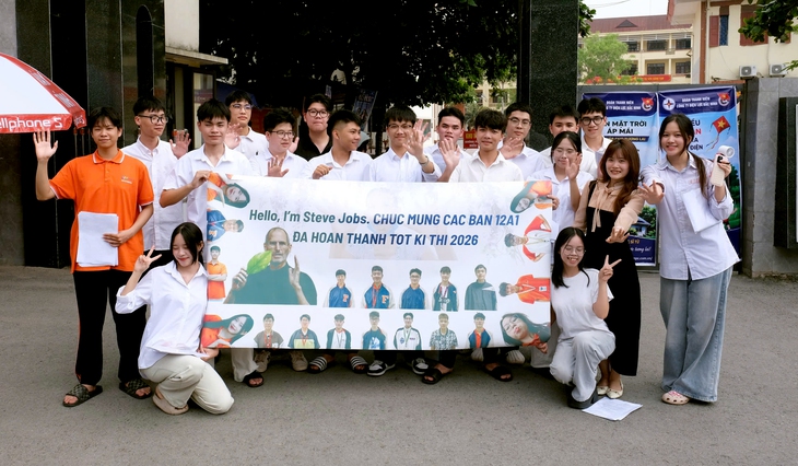 Les étudiants nés en 2008 disent adieu à la saison des examens 2026 avec des sourires radieux - Photo 16.