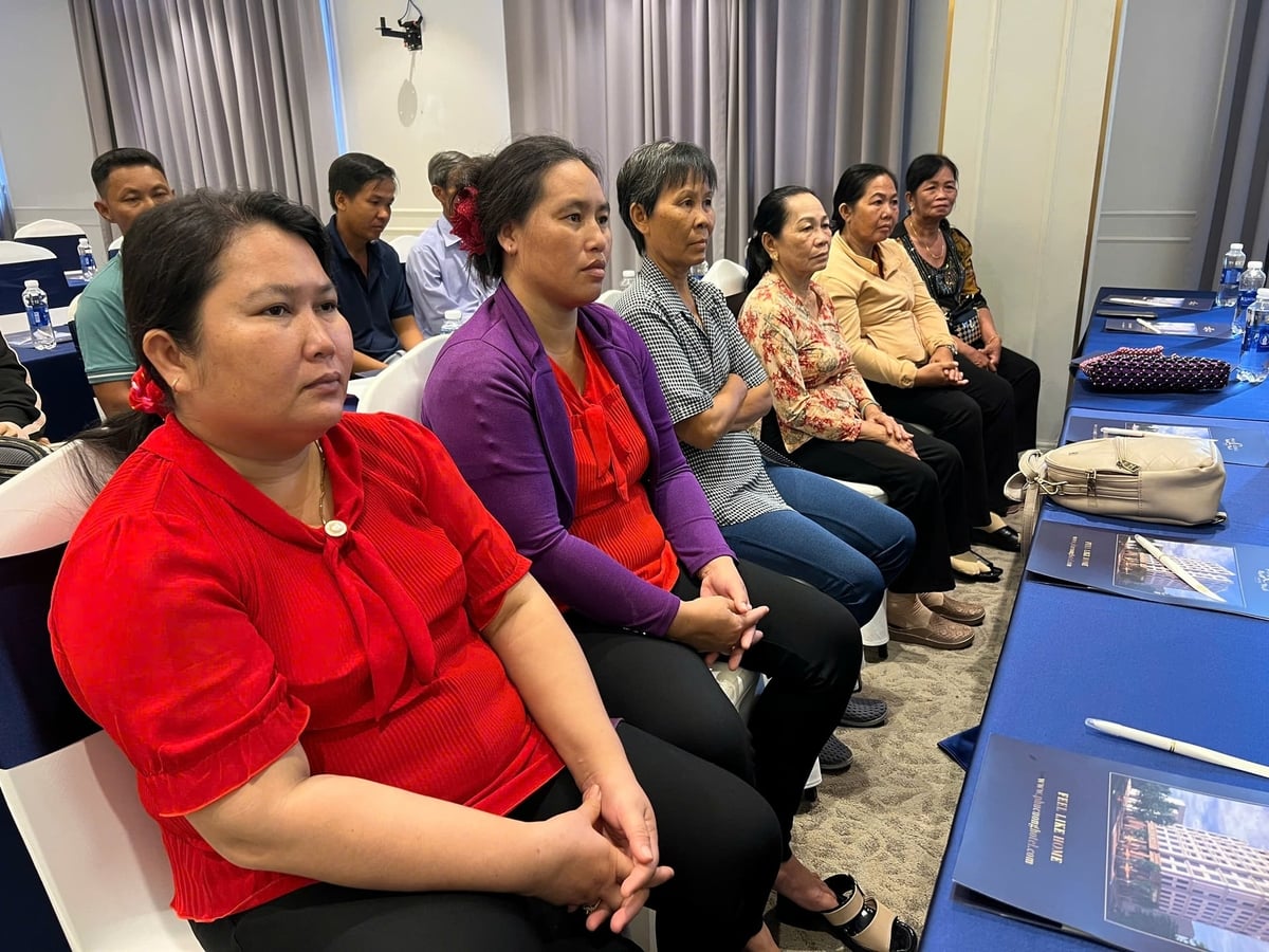 Dự án đặt trọng tâm vào việc nâng cao vai trò của phụ nữ trong phát triển kinh tế cộng đồng thông qua các hoạt động đối thoại, tham vấn và đóng góp ý kiến xây dựng chính sách về thích ứng với biến đổi khí hậu, giảm nhẹ rủi ro thiên tai và bảo vệ môi trường. Ảnh: Trọng Linh.