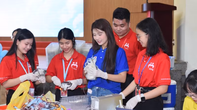 Hiến máu cứu người là một nghĩa cử cao đẹp, mang lại sự sống cho người bệnh. 