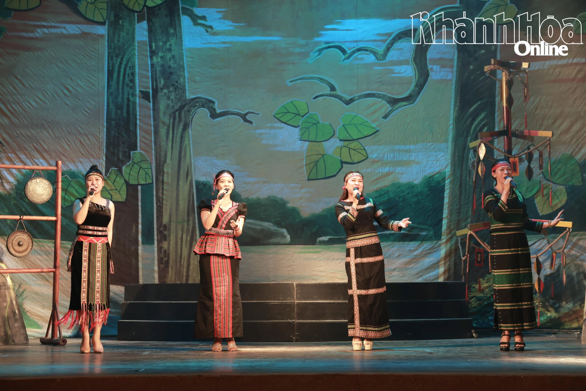 การแสดงเรื่อง 