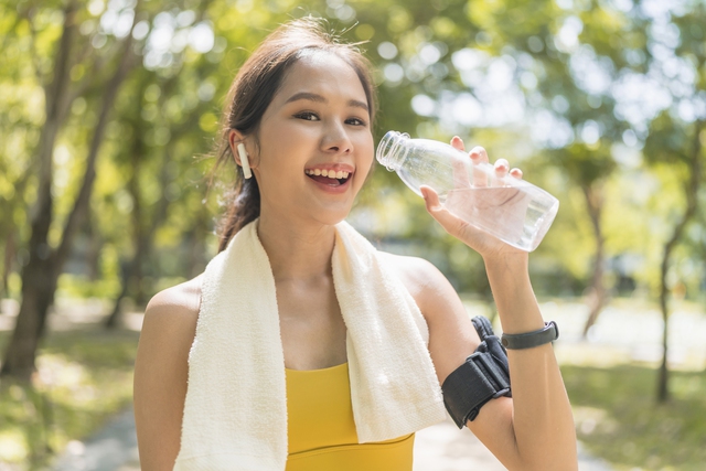 Liệu pháp bù nước chuẩn khoa học để thận khỏe mạnh - Ảnh 1.