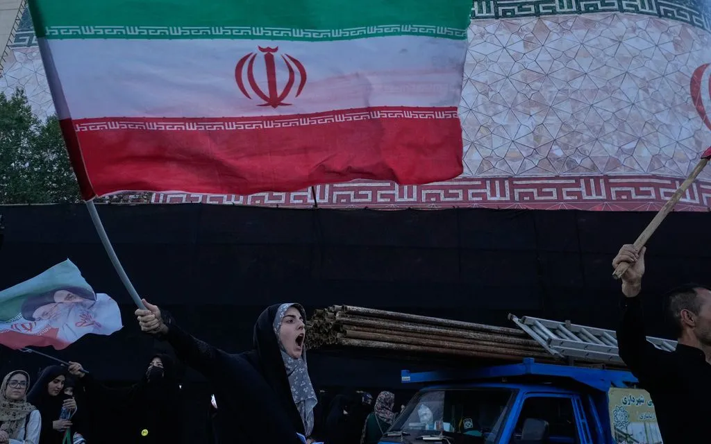 Một cuộc biểu tình phản đối đàm phán Mỹ - Iran tại Tehran, ngày 14/6/2026. (Ảnh: AP)