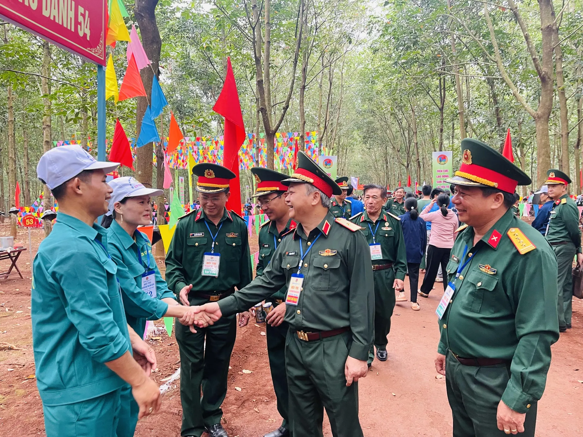 4-niem-vui-cua-can-bo-cong-nhan-nld-khi-gap-lai-tu-lenh-1356