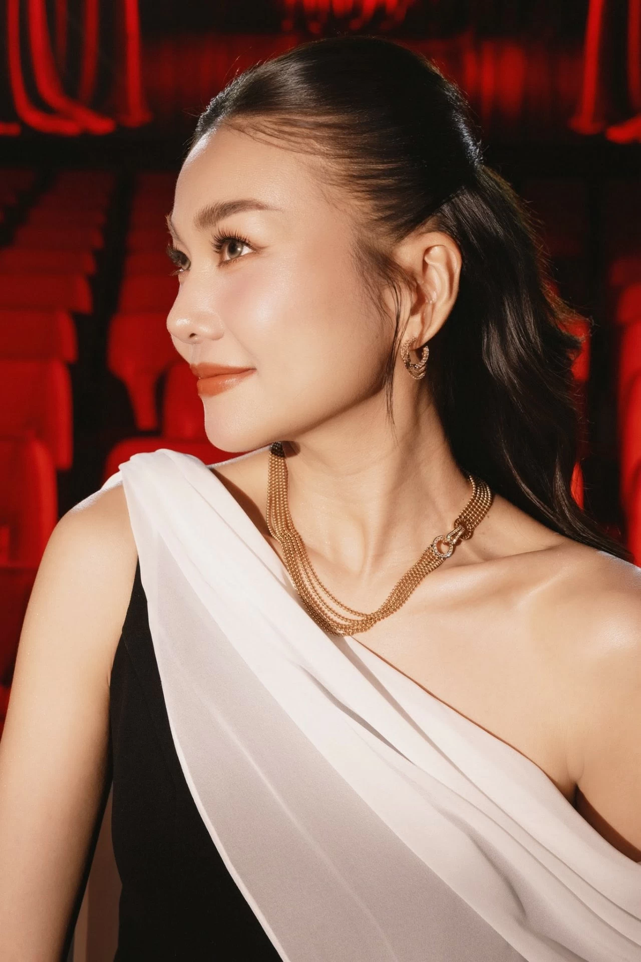 Siêu mẫu Thanh Hằng hé lộ cảnh nóng táo bạo với Lương Thế Thành trong Mesdames Thanh Sắc