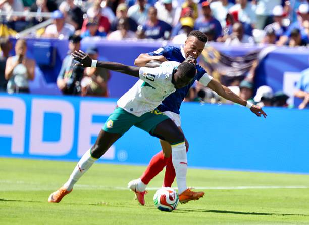 Mbappé teki kaksi maalia auttaessaan Ranskaa voittamaan Senegalin 3-1 ja rikkoi samalla useita maaliennätyksiä. Kuva: Getty. Mbappe lập cú đúp giúp Pháp thắng Senegal 3-1, đồng thời thiết lập hàng loạt kỷ lục ghi bàn. Ảnh: Getty.