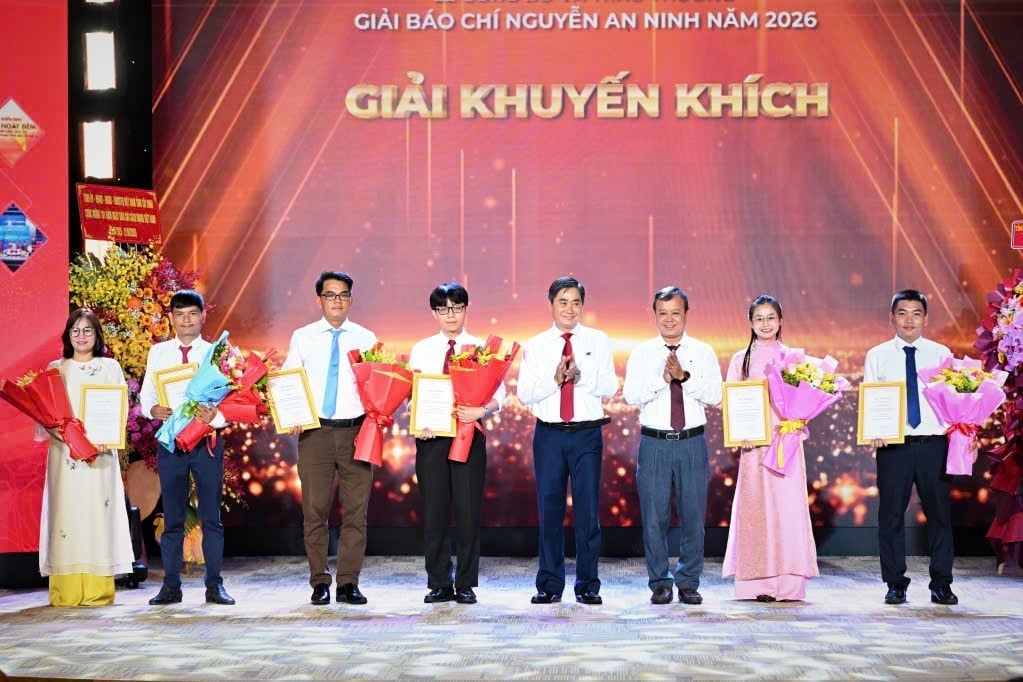 Tỉnh Tây Ninh vừa tổ chức vinh danh và trao thưởng cho 40 tác phẩm đoạt giải báo chí Nguyễn An Ninh. Ảnh: BTC.