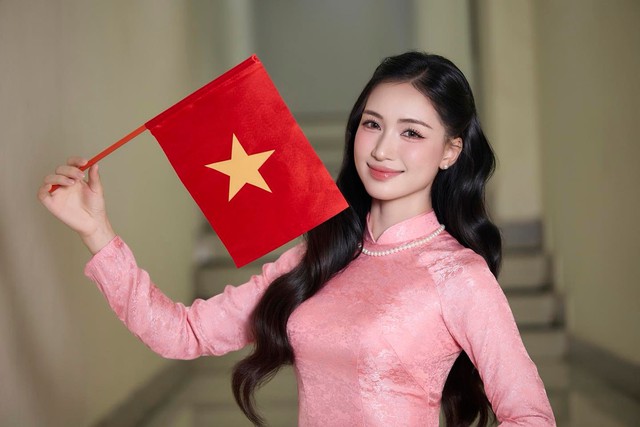 Las cantantes Hoa Minzy y Ha Myo fueron elegidas para el Comité Ejecutivo Central de la Unión de Mujeres de Vietnam. - Foto 1. Ca sĩ Hòa Minzy và Hà Myo trúng cử Ban Chấp hành T.Ư Hội Liên hiệp Phụ nữ Việt Nam
- Ảnh 1.