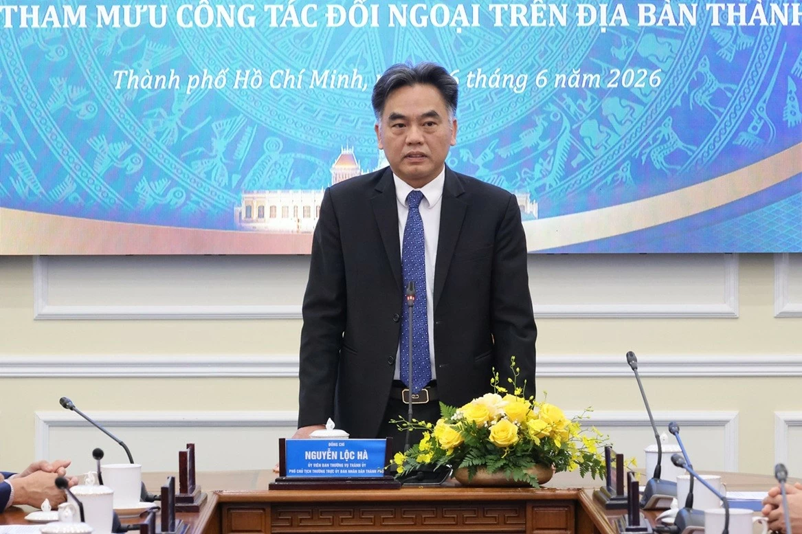 Signing of the coordination regulation between the Department of Foreign Affairs of the Ministry of Foreign Affairs and the Office of the People's Committee of He Chi Minh City in matters of advice on foreign affairs. KÃ1⁄2 káo¿t Quy will be available for Sở Ngoáo¡i vụ, Bá»TM Ngoáo¡i for UBND TP. Chồ Chà Minh trong tham mưu cà ́c Ä'á»'i ngoáo¡i